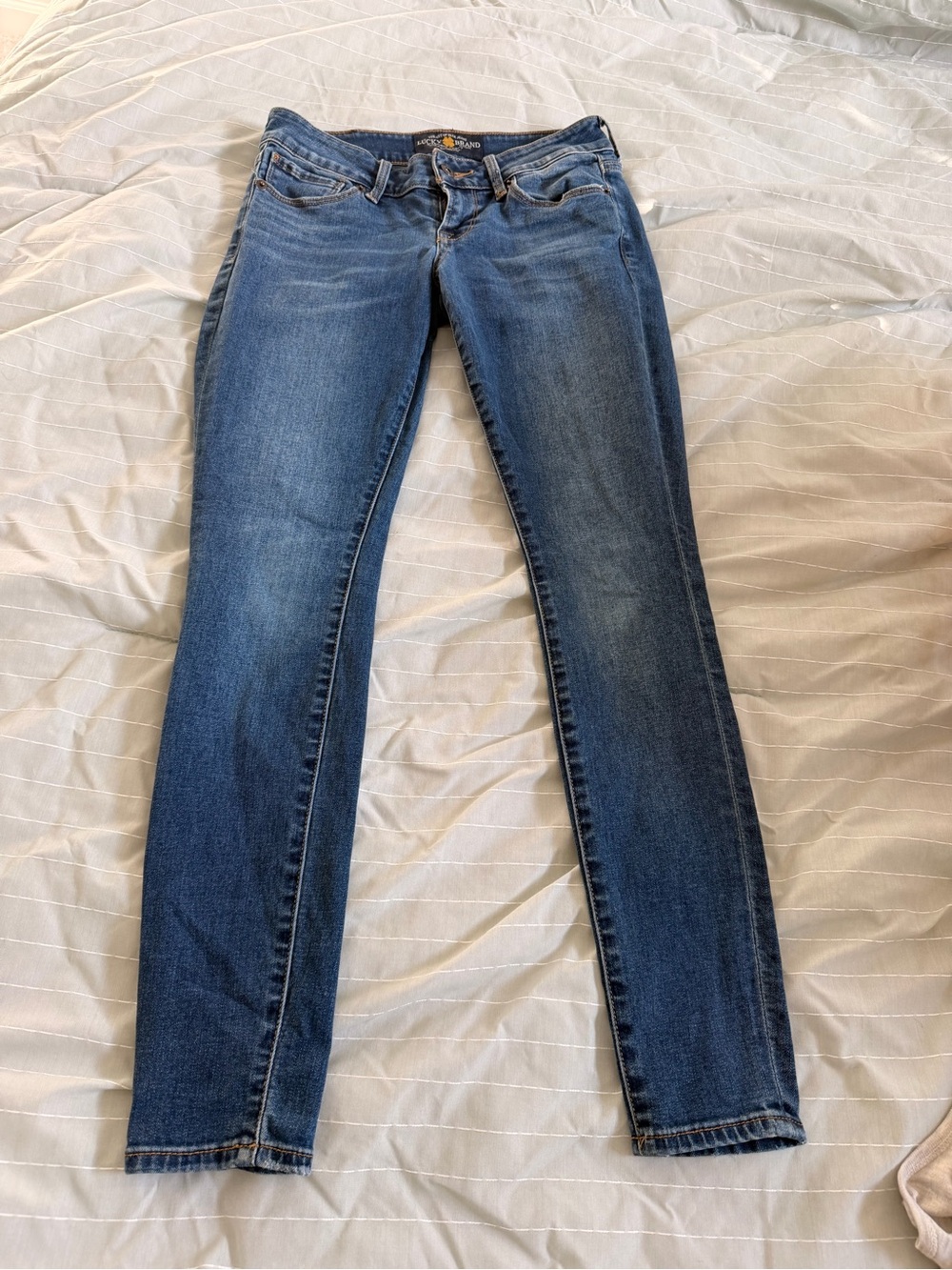 Vintage Lucky Brand Women's Skinny Jeans - Medium Blue Wash Y2K